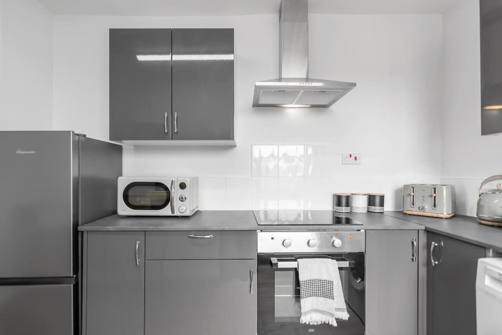 1-Bed Seaside Apartment With Parking كرومر المظهر الخارجي الصورة